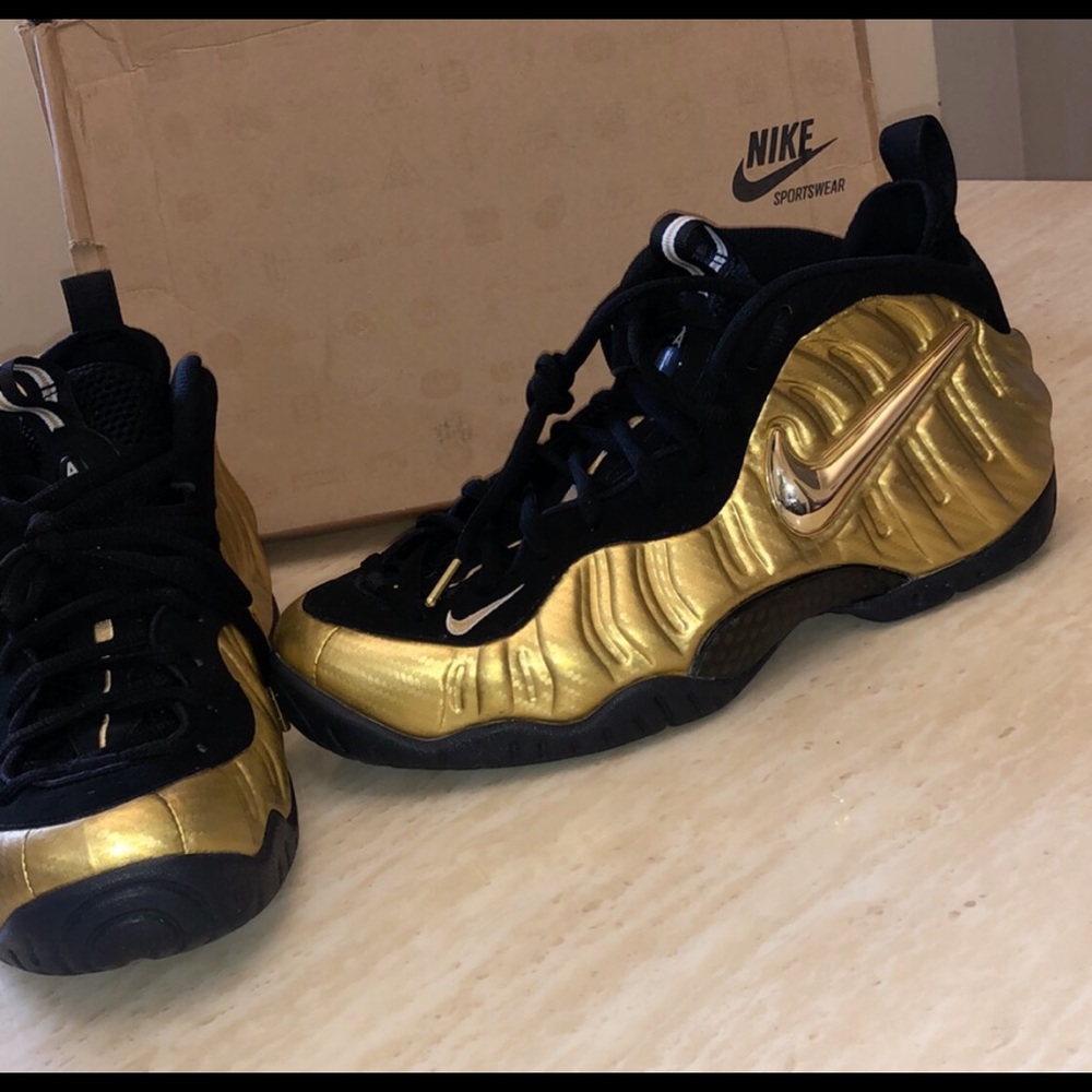 Nine Air Foamposite Pro 'Metallic Gold'. Like New